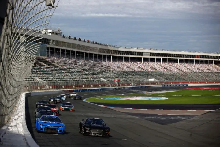 Как заработать на NASCAR: особенности американских гонок, плюсы и минусы