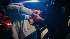 Полицейские получили ранения в столкновении с польскими фанатами перед прощальным Подольски