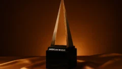 BTS взял «Артиста года» на AMAs второй год подряд
